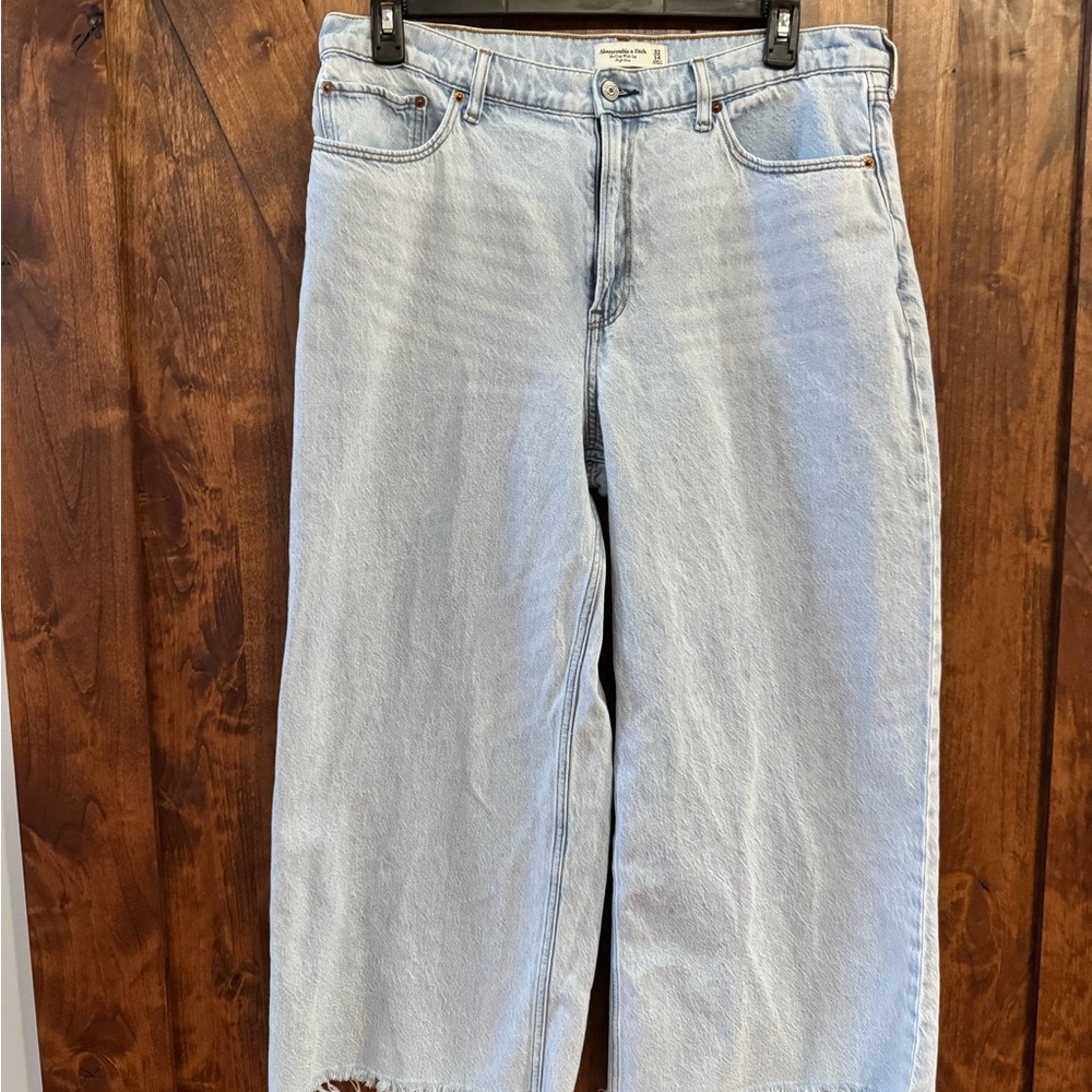 Abercrombie & Fitch Light Denim High-Rise Jeans